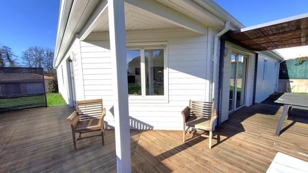 Maison en bois de 116m2, 3 chambres et 1 bureau, terrain de 688m2