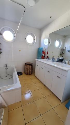 Maison en bois de 116m2, 3 chambres et 1 bureau, terrain de 688m2