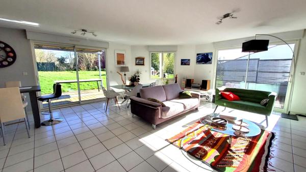 Maison en bois de 116m2, 3 chambres et 1 bureau, terrain de 688m2