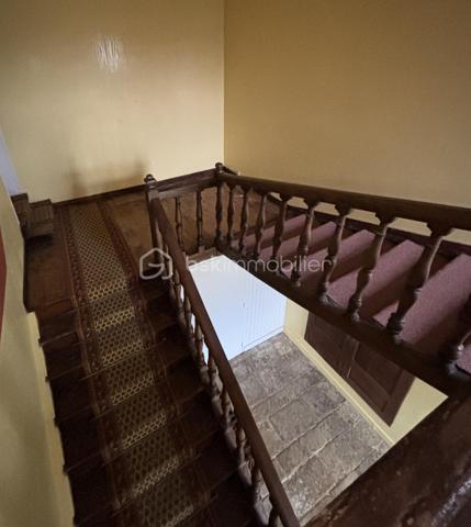 Corps de ferme de 299,98 m²