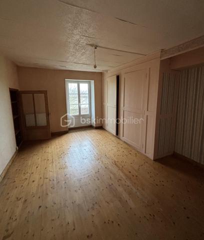 Corps de ferme de 299,98 m²