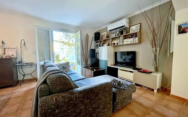 Maison à vendre    4 pièces •  Nîmes