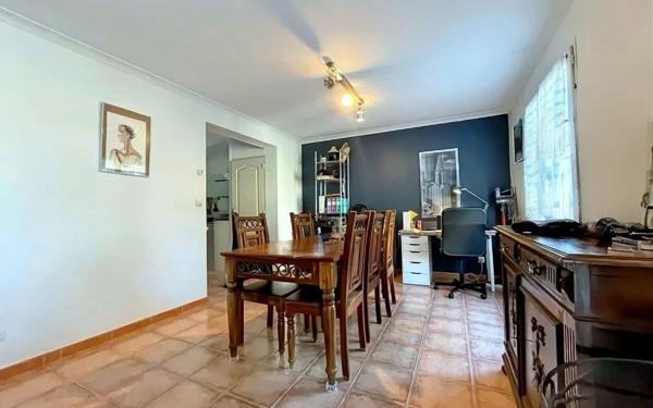 Maison à vendre    4 pièces •  Nîmes