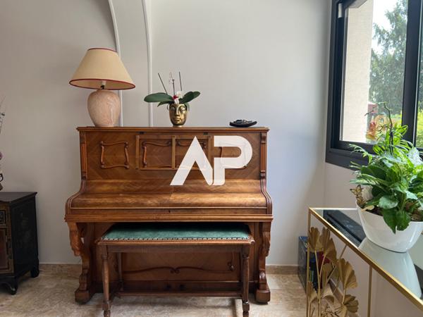 Maison Montmorency 7 pièce(s) 159 m2 €699 000 ** - Référence 1382