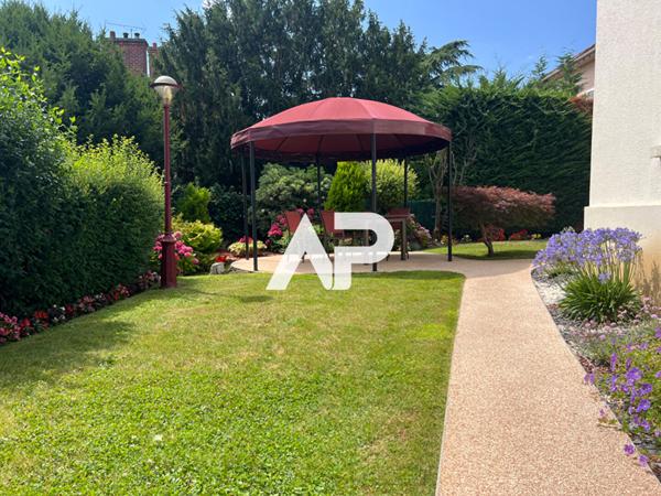 Maison Montmorency 7 pièce(s) 159 m2 €699 000 ** - Référence 1382