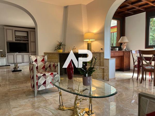 Maison Montmorency 7 pièce(s) 159 m2 €699 000 ** - Référence 1382