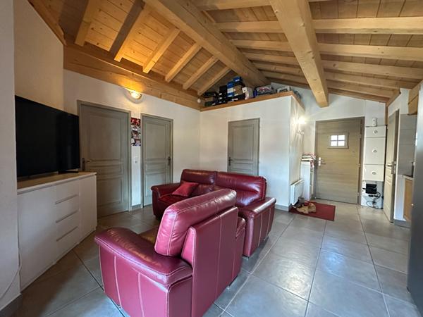 APPARTEMENT T3 traversant avec GARARGE et TERRASSE de 30m² , Bourg saint maurice APPARTEMENT T3 traversant avec GARARGE et TERRASSE de 30m² , Bourg saint maurice