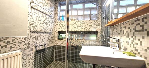 MAISON TRADITIONNELLE DE PLAIN PIED ET SON ANNEXE