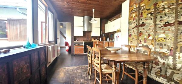 MAISON TRADITIONNELLE DE PLAIN PIED ET SON ANNEXE