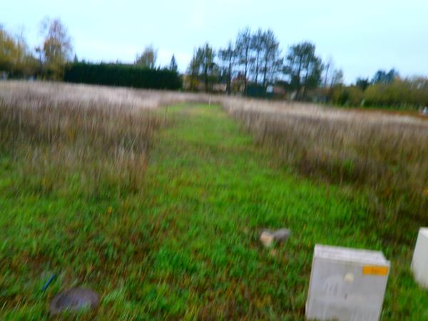 TERRAIN A BATIR DE 934 M2 VIABILISIER LIBRE Reuilly (36260)