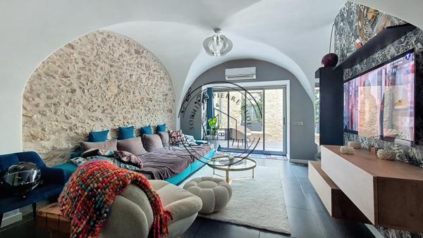 Cheval-Blanc (84460) MAISON DE CARACTERE