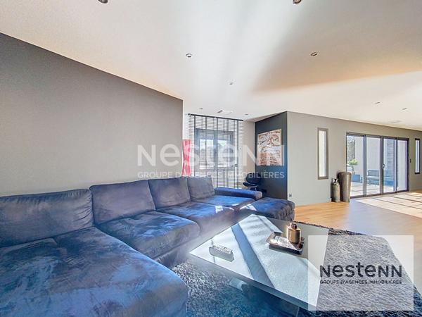 A vendre maison 4 pièces de 160 m² avec sous-sol aménagé de 140 m² et piscine sur terrain de plus de 750 m² à Juvignac, proche Montpellier