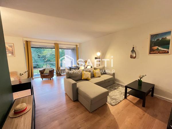 T2 avec balcon sans vis à vis, garage et box.