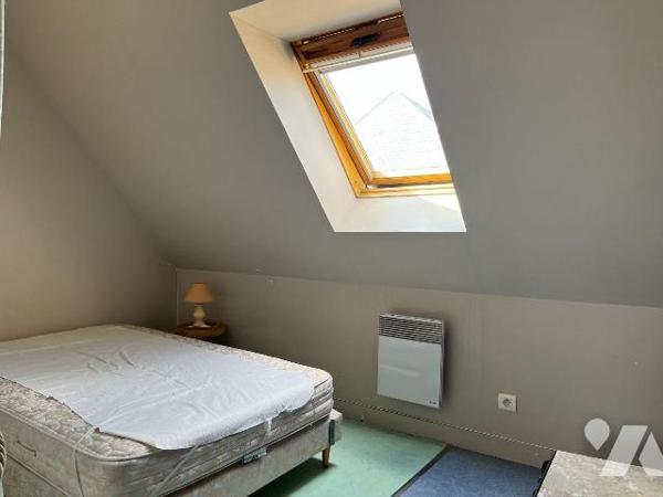 Un immeuble de rapport à usage de commerce et d'habitation d'environ 280m² actuellement loué, s...