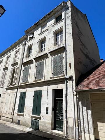 IMMEUBLE de 210m² à RENOVER