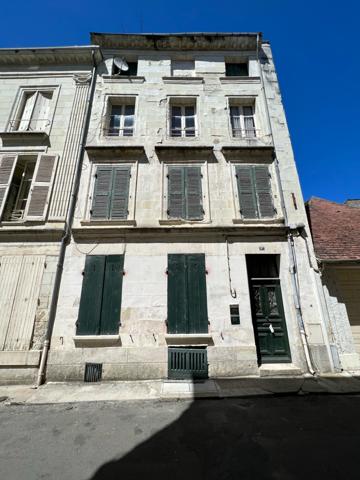 IMMEUBLE de 210m² à RENOVER