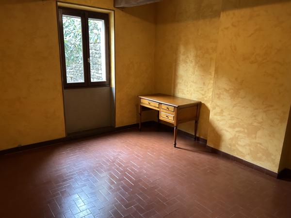 Maison
         4 pièces
        - 140 m² Exclusivité 255 000 € *