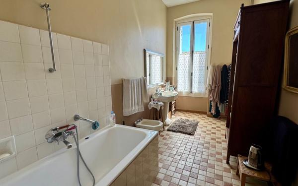 Maison à vendre    6 pièces • 169 m2 Bordeaux