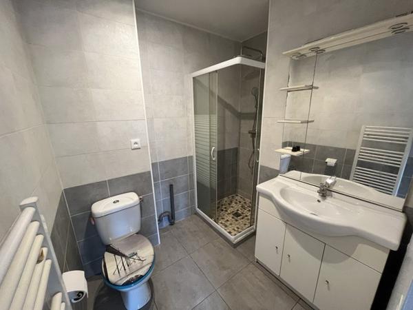 Appartement à louer 550 € CC Angoulême 2 p 28 m² DPE E