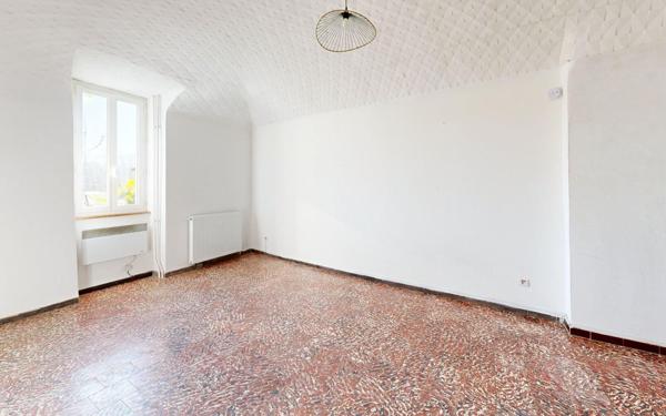 Maison à louer    3 pièces •  Saint-Alban-Auriolles