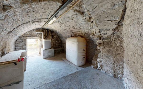 Maison à louer    3 pièces •  Saint-Alban-Auriolles