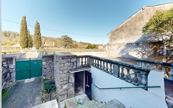 Maison à louer    3 pièces •  Saint-Alban-Auriolles