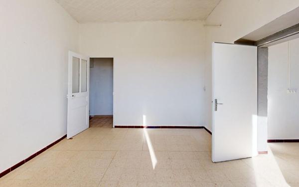 Maison à louer    3 pièces •  Saint-Alban-Auriolles