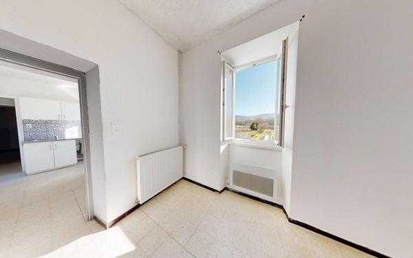 Maison à louer    3 pièces •  Saint-Alban-Auriolles