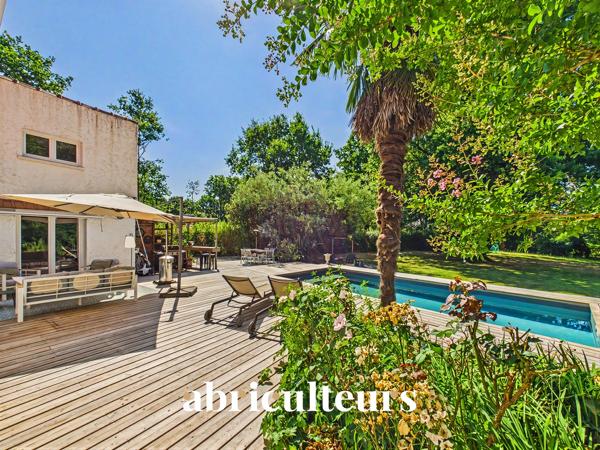 Belle maison idéale pour la famille avec grand jardin, terrasse et piscine en vente à Sautron (44880)