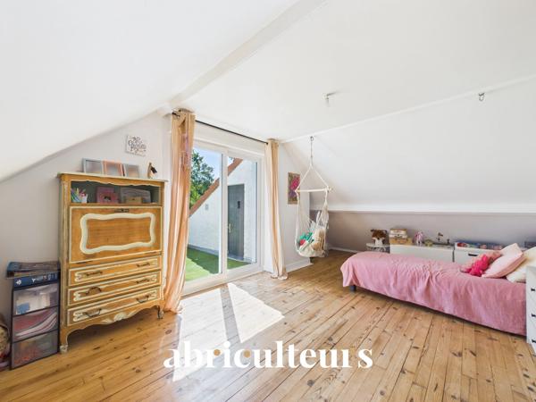 Belle maison idéale pour la famille avec grand jardin, terrasse et piscine en vente à Sautron (44880)