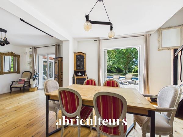 Belle maison idéale pour la famille avec grand jardin, terrasse et piscine en vente à Sautron (44880)