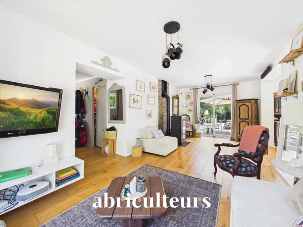 Belle maison idéale pour la famille avec grand jardin, terrasse et piscine en vente à Sautron (44880)