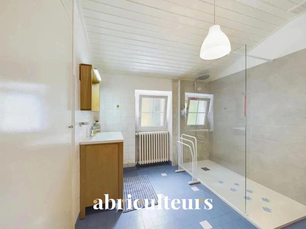 Grande villa de 200m² en front de mer Très belle parcelle aux multiples possibilités en vente à L'Épine (85740)