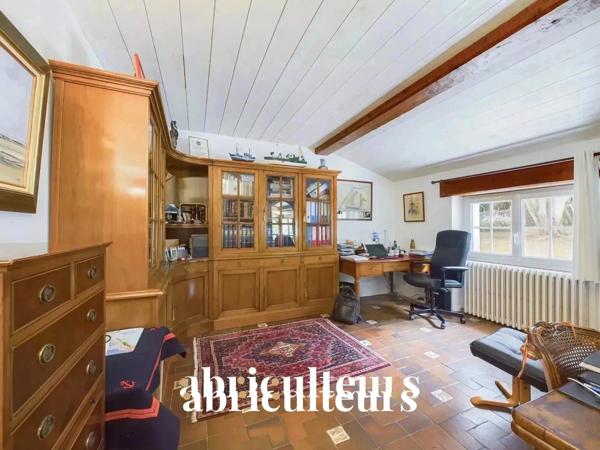 Grande villa de 200m² en front de mer Très belle parcelle aux multiples possibilités en vente à L'Épine (85740)