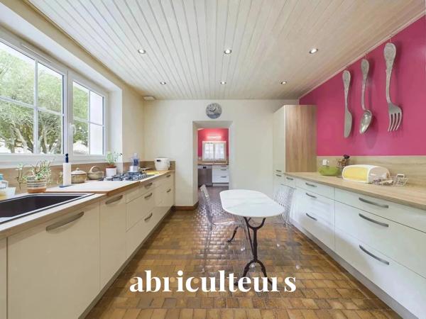 Grande villa de 200m² en front de mer Très belle parcelle aux multiples possibilités en vente à L'Épine (85740)