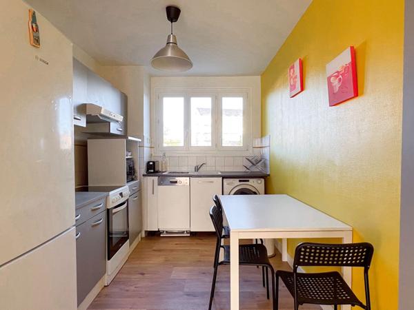 ANGERS Strasbourg - Appartement T4 de 3 chambres avec balcon, stationnement, cave et grenier !