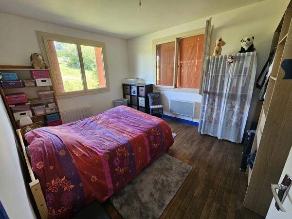 Maison sur sous-sol total avec locataire