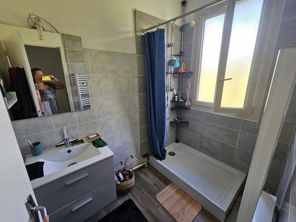 Maison sur sous-sol total avec locataire
