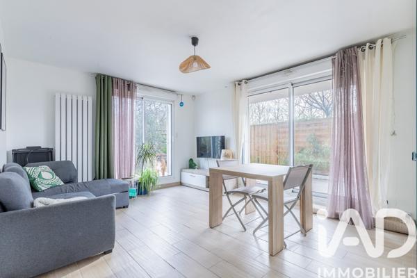 Appartement à vendre 2 pièces 43 m² Sainte-Geneviève-des-Bois