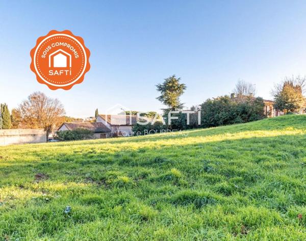 Terrain constructible d'environ 693m2