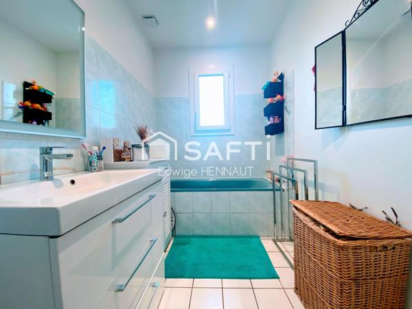 Plain pied, proche commodités, quartier calme à Parempuyre