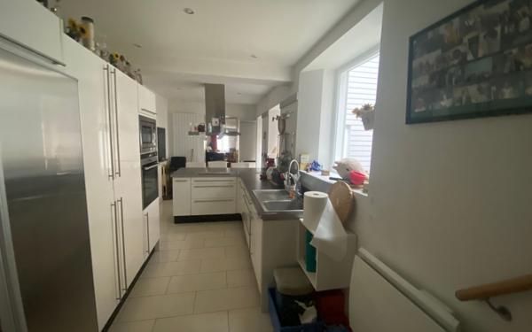 Maison à vendre    9 pièces •  Eu