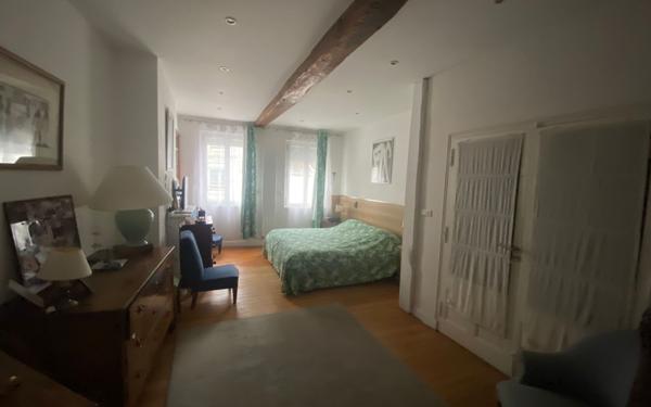 Maison à vendre    9 pièces •  Eu