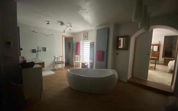 Maison à vendre    9 pièces •  Eu