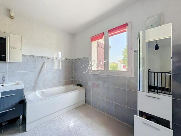 maison familiale avec 3 chambres et jardin