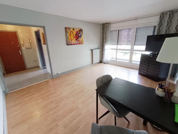 Appartement
         2 pièces
        - 53 m² 165 000 € *
