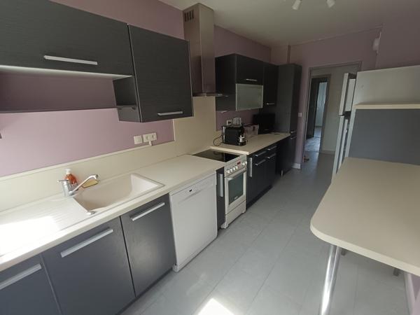 Appartement
         2 pièces
        - 53 m² 165 000 € *