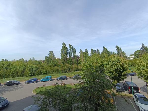 Appartement
         2 pièces
        - 53 m² 165 000 € *