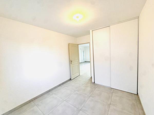 Maison BBC T5 de plain-pied 102 m²- Terrasse et garage - BEURE