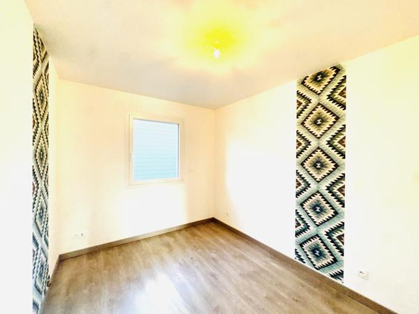 Maison BBC T5 de plain-pied 102 m²- Terrasse et garage - BEURE